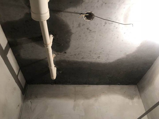 卫生间上水管漏水怎么办？看看老师傅竟是这样做的！